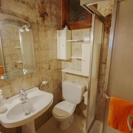 Orza - With Private Swimming Pool In