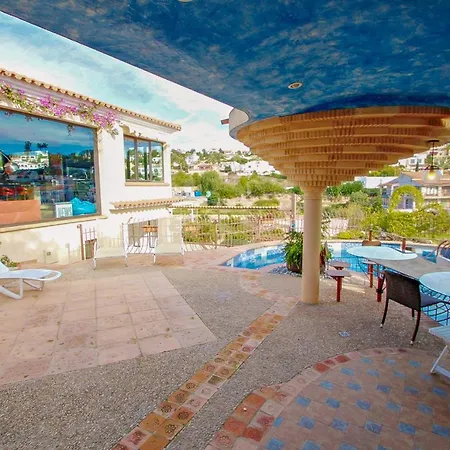 ヴィラ Orza - With Private Swimming Pool In